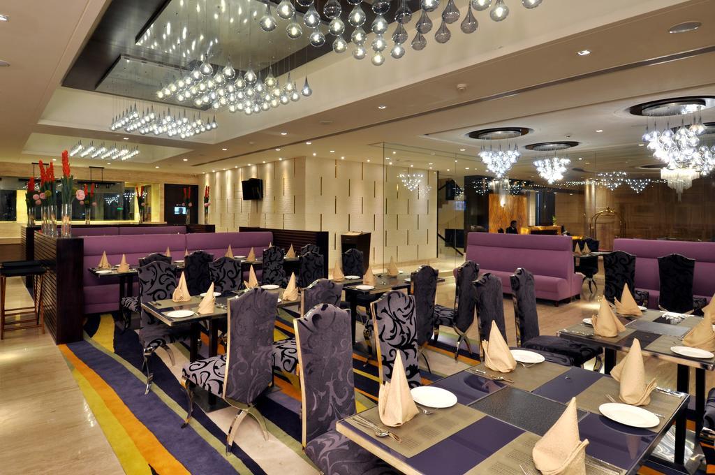 The Cove Hotel Panchkula Exterior photo